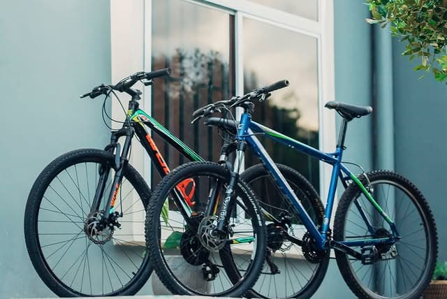 Bicycle rides through Moivaro